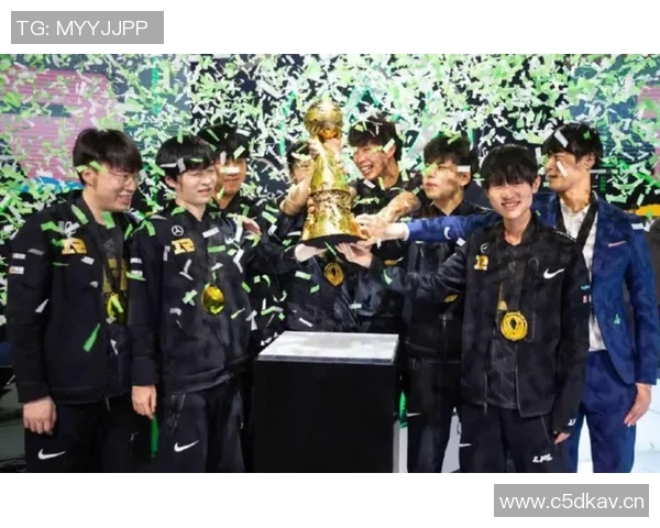 聚焦英雄联盟RNG团队协作的成功秘诀与战术分析